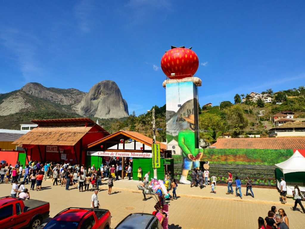 Associacao-Festa-do-Morango-esta-arrecadando-brinquedos-para-criancas-da-regiao