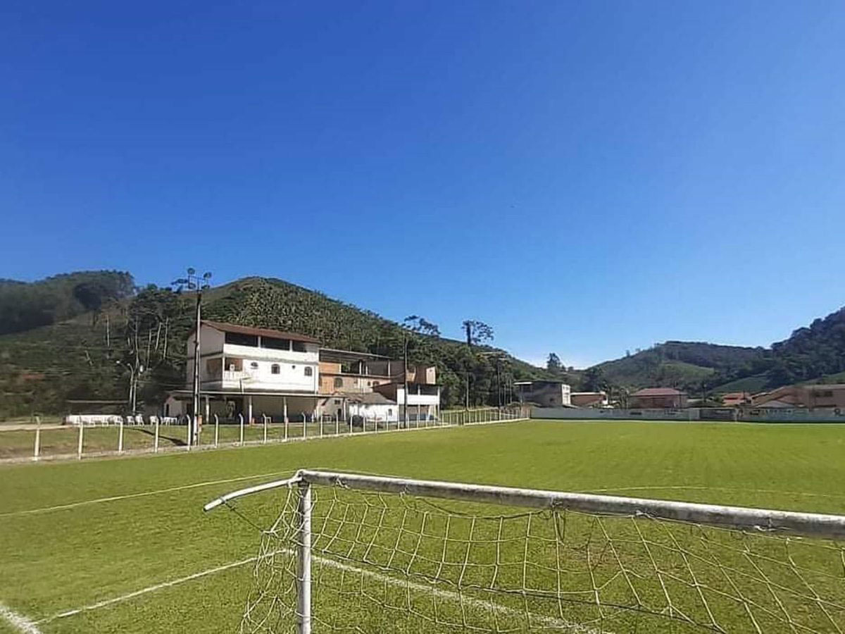 Campo-de-futebol-de-Santa-Maria-de-Marechal-esta-pronto-para-competicoes