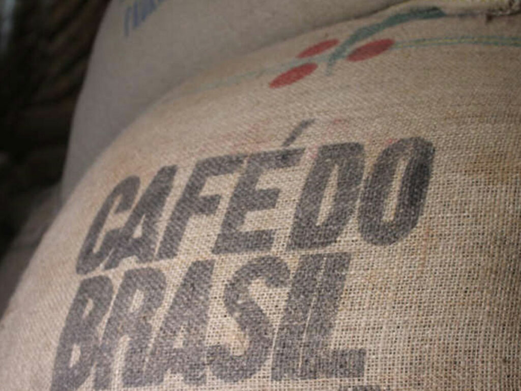 Exportacao-de-cafe-arabica-cai-26-e-do-conilon-55-pelo-porto-do-Espirito-Santo-no-mes-de-outubro