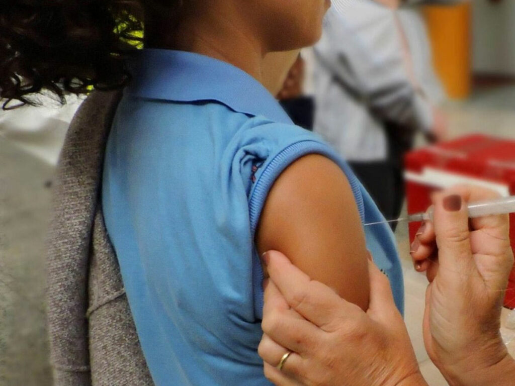 Governo-do-Estado-anuncia-vacinacao-dos-adolescentes-em-escolas-capixabas