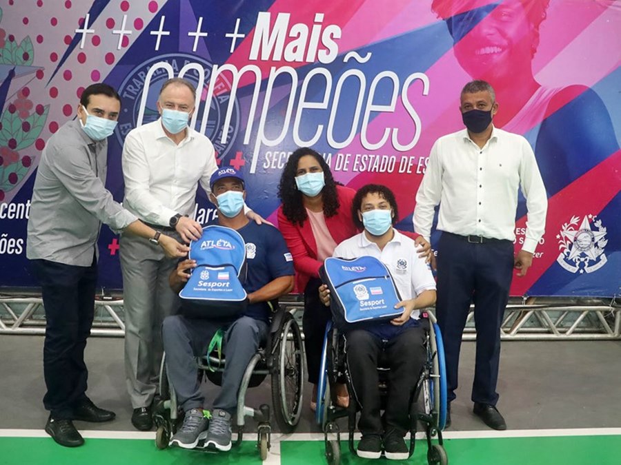 Governo-do-Estado-entrega-kits-para-contemplados-pelo-Bolsa-Atleta-e-Compete-Esportivo Governo-do-Estado-entrega-kits-para-contemplados-pelo-Bolsa-Atleta-e-Compete-Esportivo