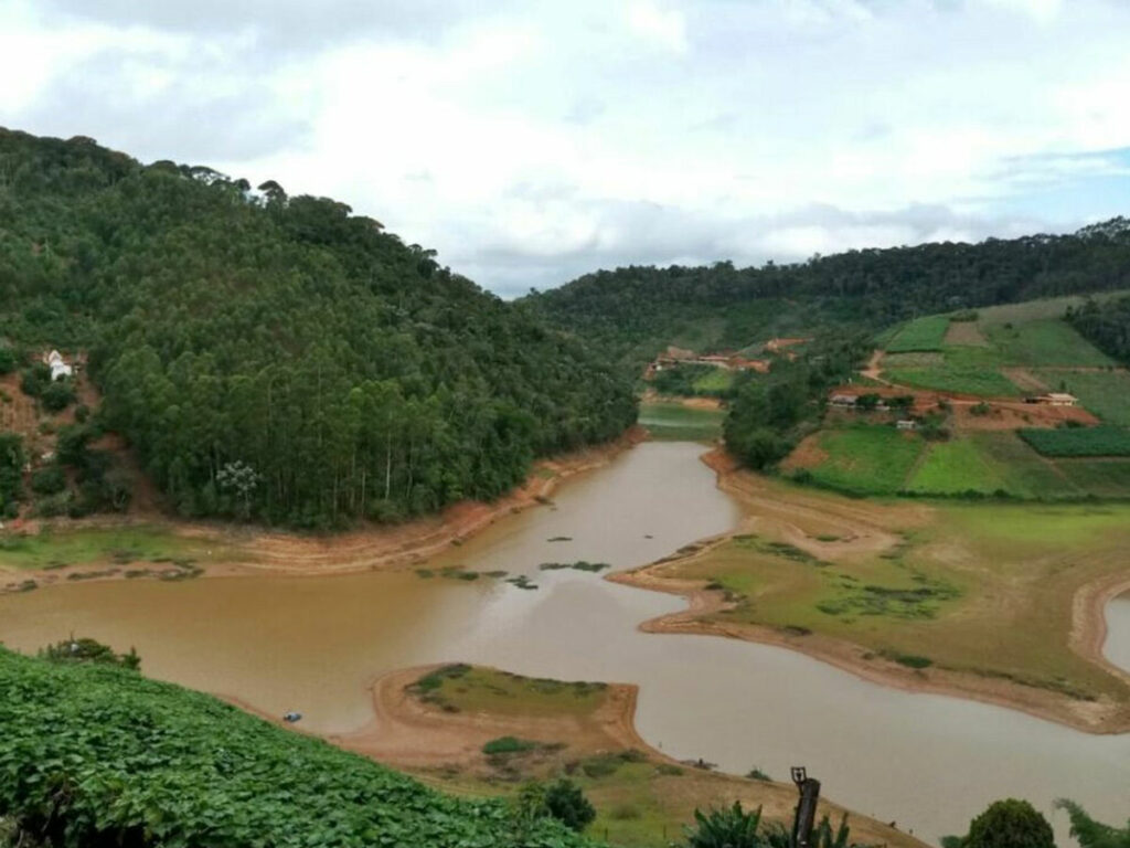 Uso-de-agua-para-irrigacao-de-lavouras-e-consumo-animal-passa-a-ser-prioridade