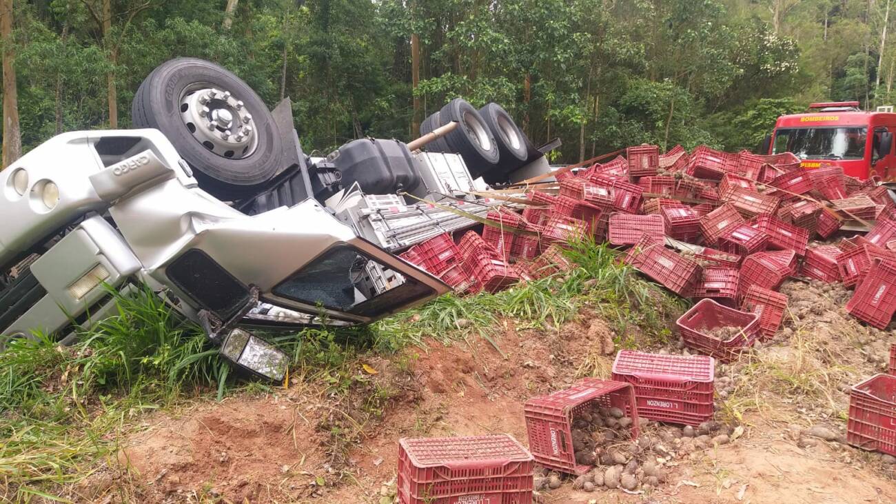 Namorados morrem em grave acidente na BR-262 - 5