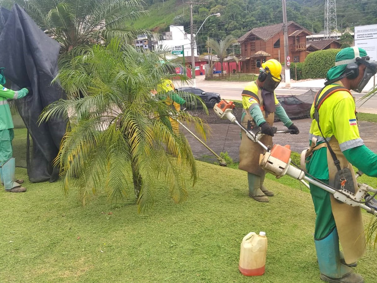 Novos-gramados-sao-plantados-ao-lado-da-BR-262-em-Marechal-Floriano-2