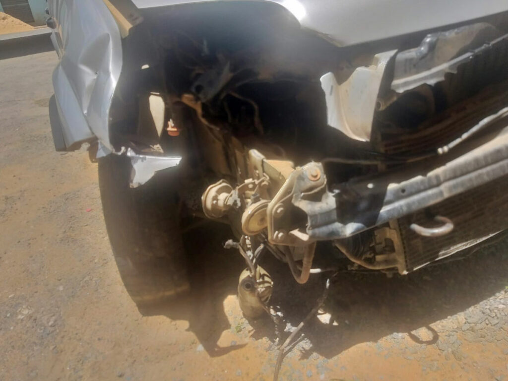 Carro-de-passeio-tem-frente