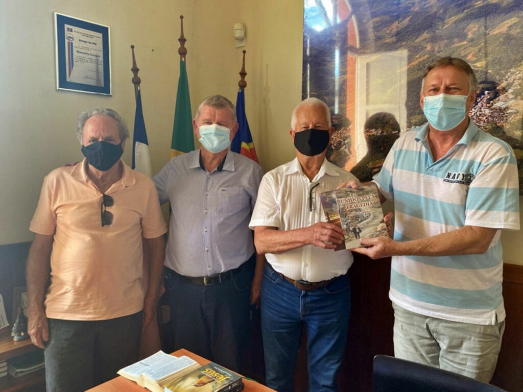 Pastor-e-escritor-Nelson-Li