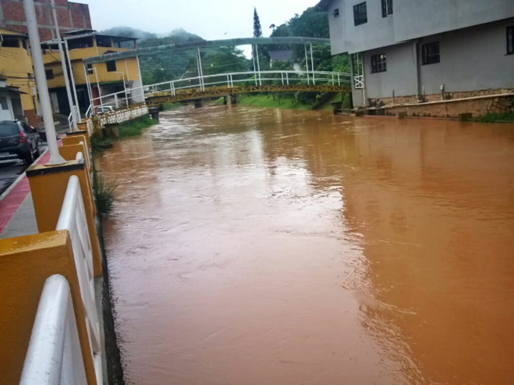 Temporais-ameacam-cheias-do