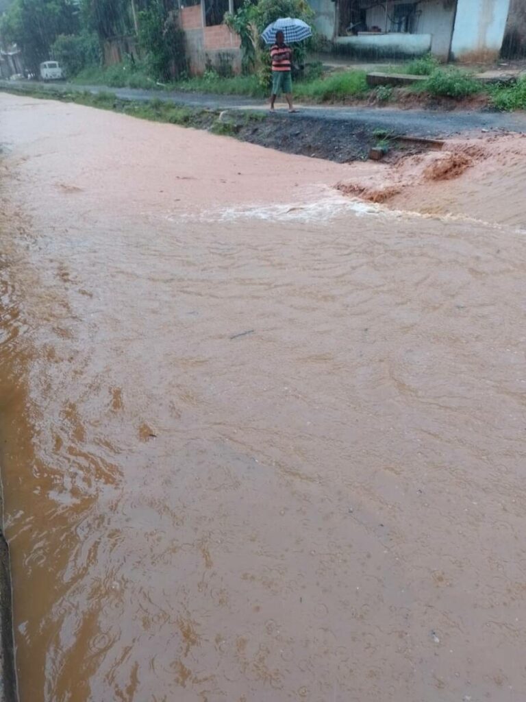 Chuva alaga Marechal Floriano (1)