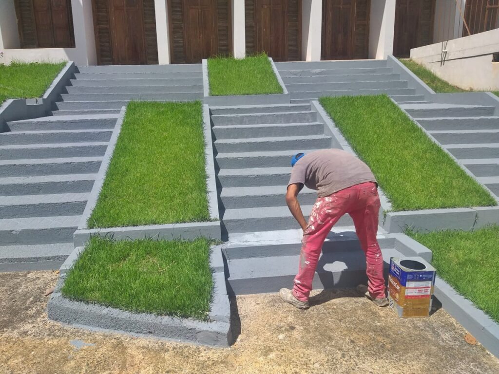 Paredoes-de-estacionamentos-e-escadarias-recebem-novas-pinturas-em-Marechal-Floriano