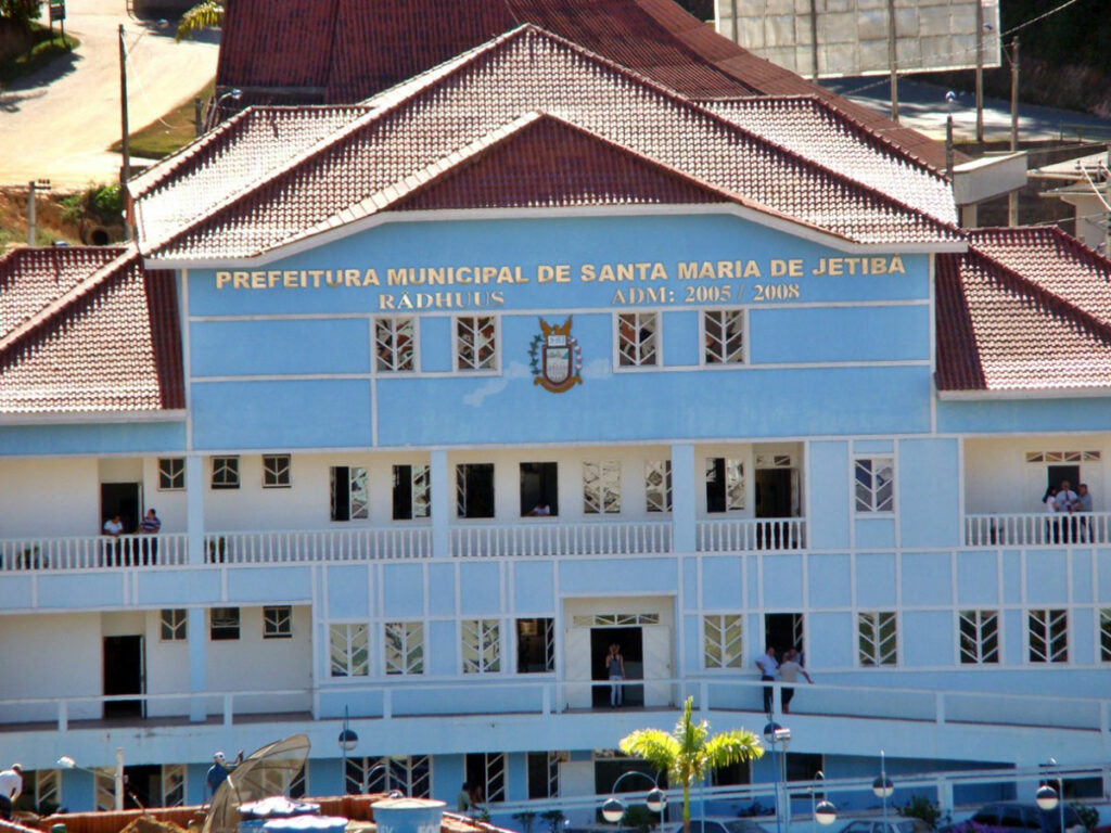 Transporte-escolar-retorna-