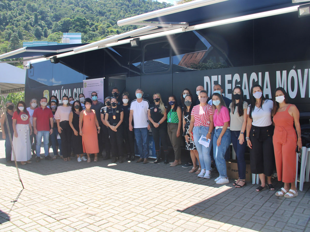 Delegacia-Movel-com-acao-de Delegacia-Movel-com-acao-de
