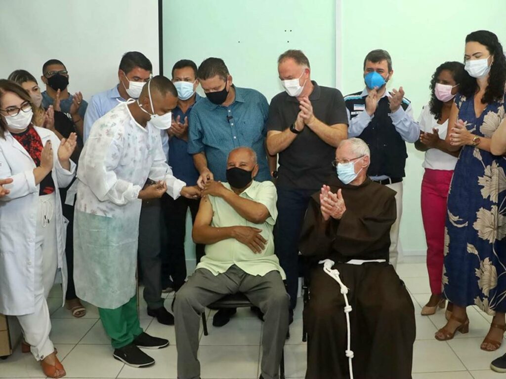 Espirito-Santo-inicia-aplicacao-da-quarta-dose-contra-a-Covid-19-para-idosos-acima-dos-60-anos