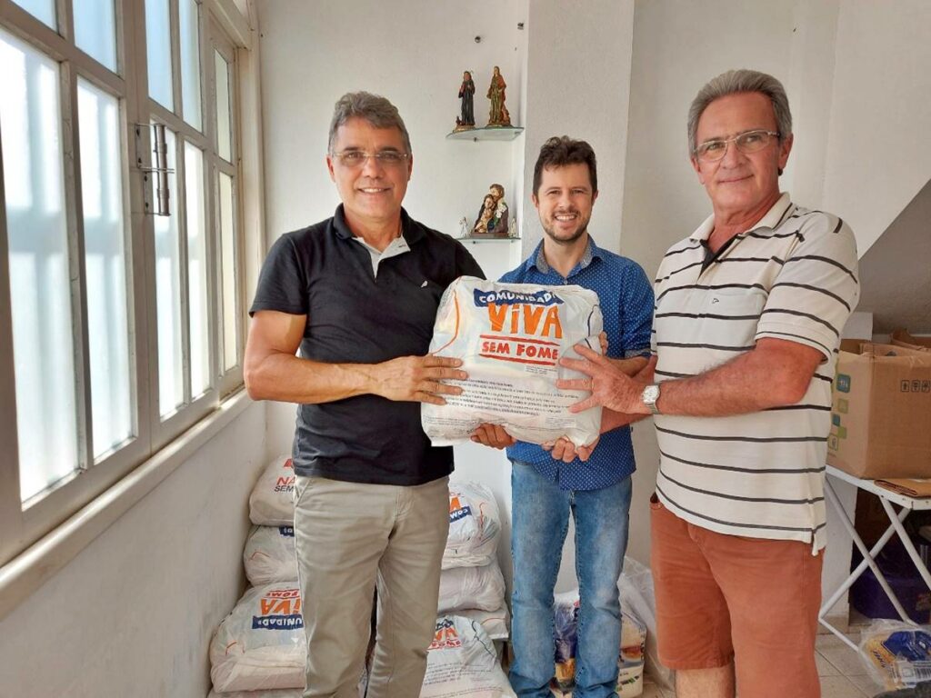 Familias-da-Regiao-Serrana-recebem-alimentos-doados-por-ONGs-mineiras-capa