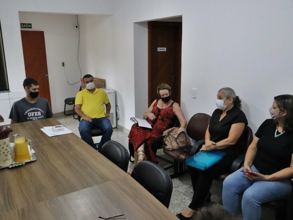 Grupo-de-Estudos-da-Diversidade-Linguistica-no-Espirito-Santo-apresenta-trabalho-na-Camara-de-Marechal-Floriano