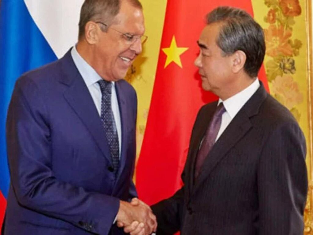 Guerra-China-e-Russia-visam-estreitar-lacos-diz-chanceler-chines