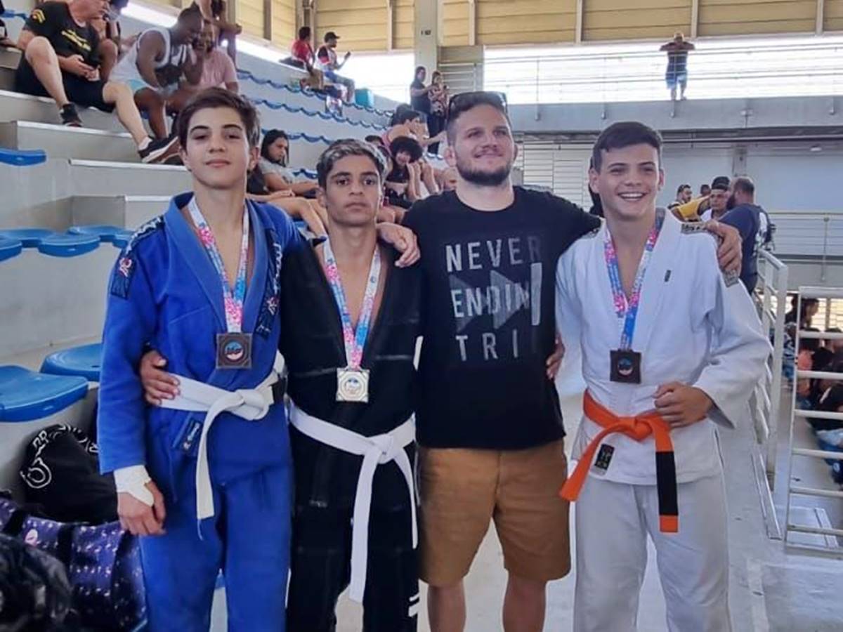 Jovens-atletas-de-Venda-Nova-conquistam-medalhas-em-competicao-de-jiu-jitsu