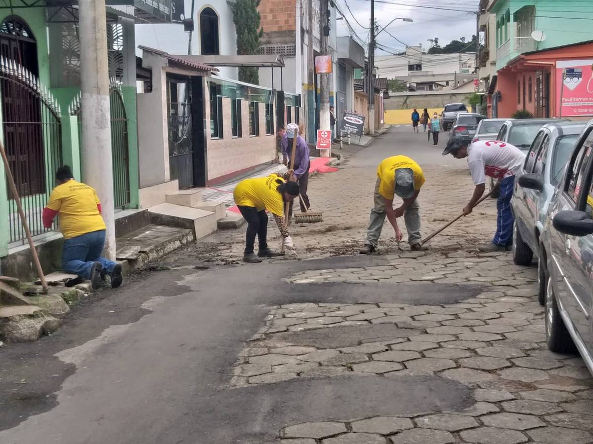 Mais-15-servidores-sao-convocados-para-limpar-ruas-em-Marechal-Floriano1