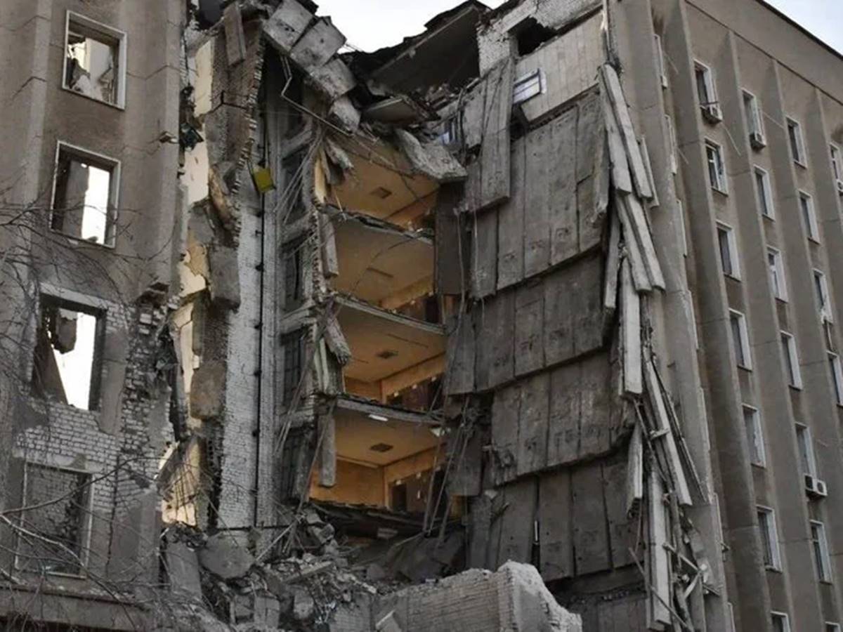 Sede-do-governo-regional-em-Mykolaiv-e-destruido-veja-antes-e-depois