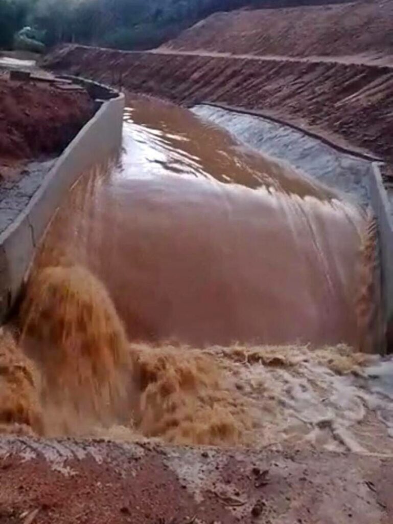 Tempestade-assusta-moradores-em-Sao-Bento-de-Urania