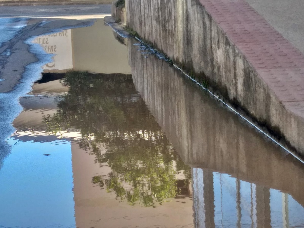 Vazamento-de-agua-e-reparado-pela-Cesan-em-Marechal-Floriano