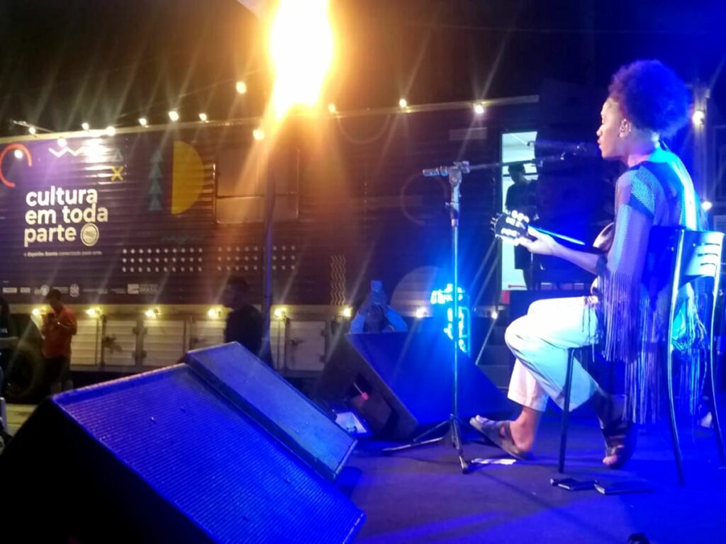 Evento-cultural-com-musica-ao-vivo-atrai-moradores-e-continua-neste-sabado-em-Marechal-Floriano-capa