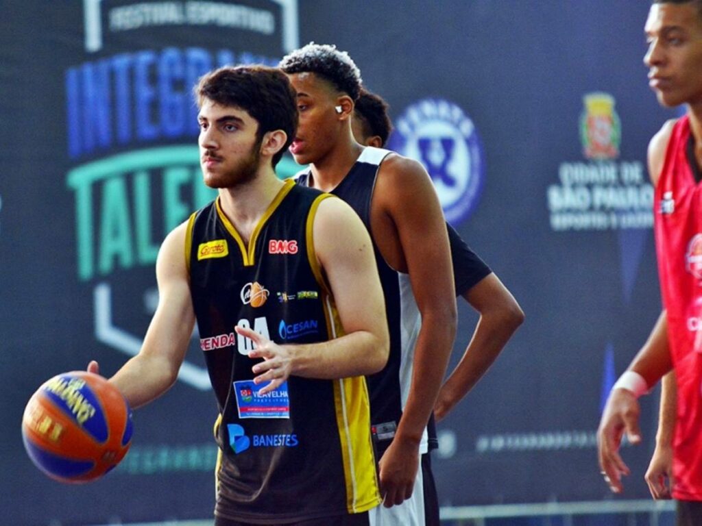 Martinense-descoberto-no-projeto-Crianca-Cidada-e-convocado-pela-selecao-brasileira-sub-18-de-basquete-capa