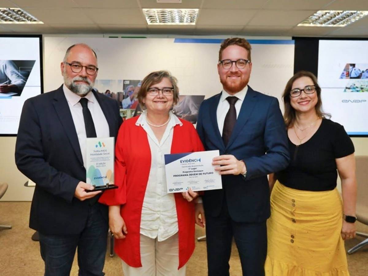 Sedu-e-Instituto-Unibanco-recebem-Premio-Evidencia