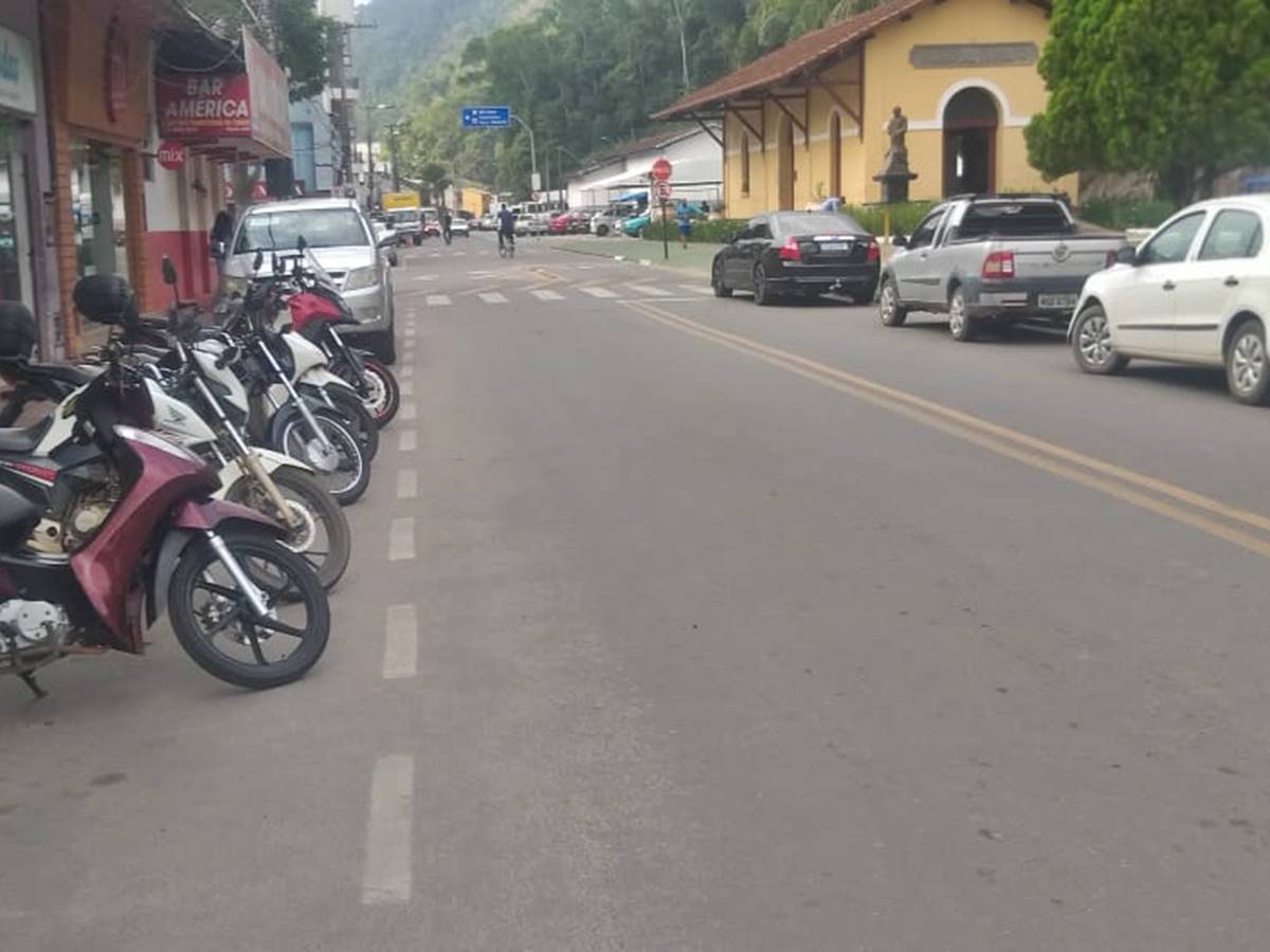 Avenida-movimentada-de-Marechal-Floriano-tera-redutores-de-velocidade-1 Avenida-movimentada-de-Marechal-Floriano-tera-redutores-de-velocidade-1
