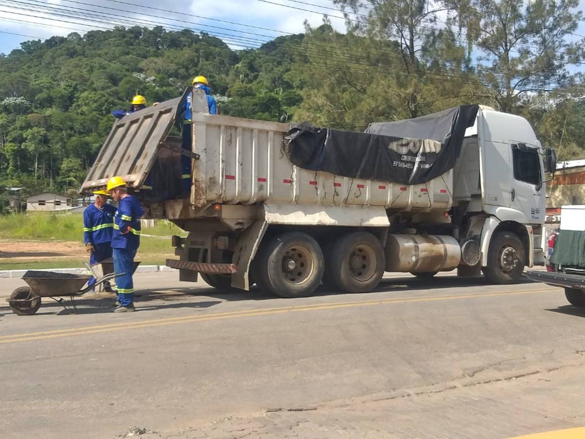 Concluida-a-instalacao-da-nova-rede-de-agua-na-mais-longa-via-publica-de-Marechal-Floriano-1