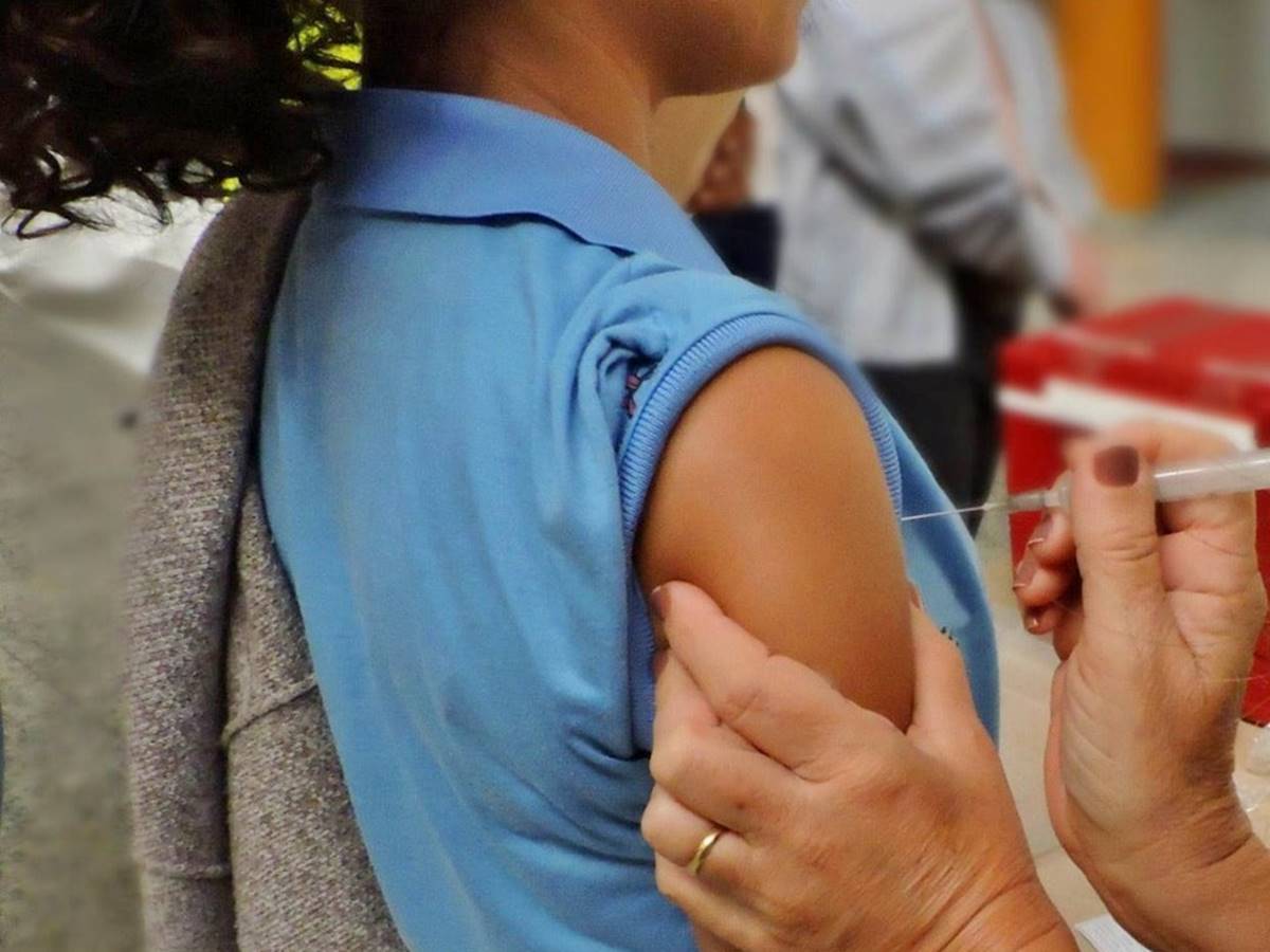 Mais-de-200-mil-adolescentes-estao-aptos-a-dose-de-reforco-no-Espirito-Santo Mais-de-200-mil-adolescentes-estao-aptos-a-dose-de-reforco-no-Espirito-Santo