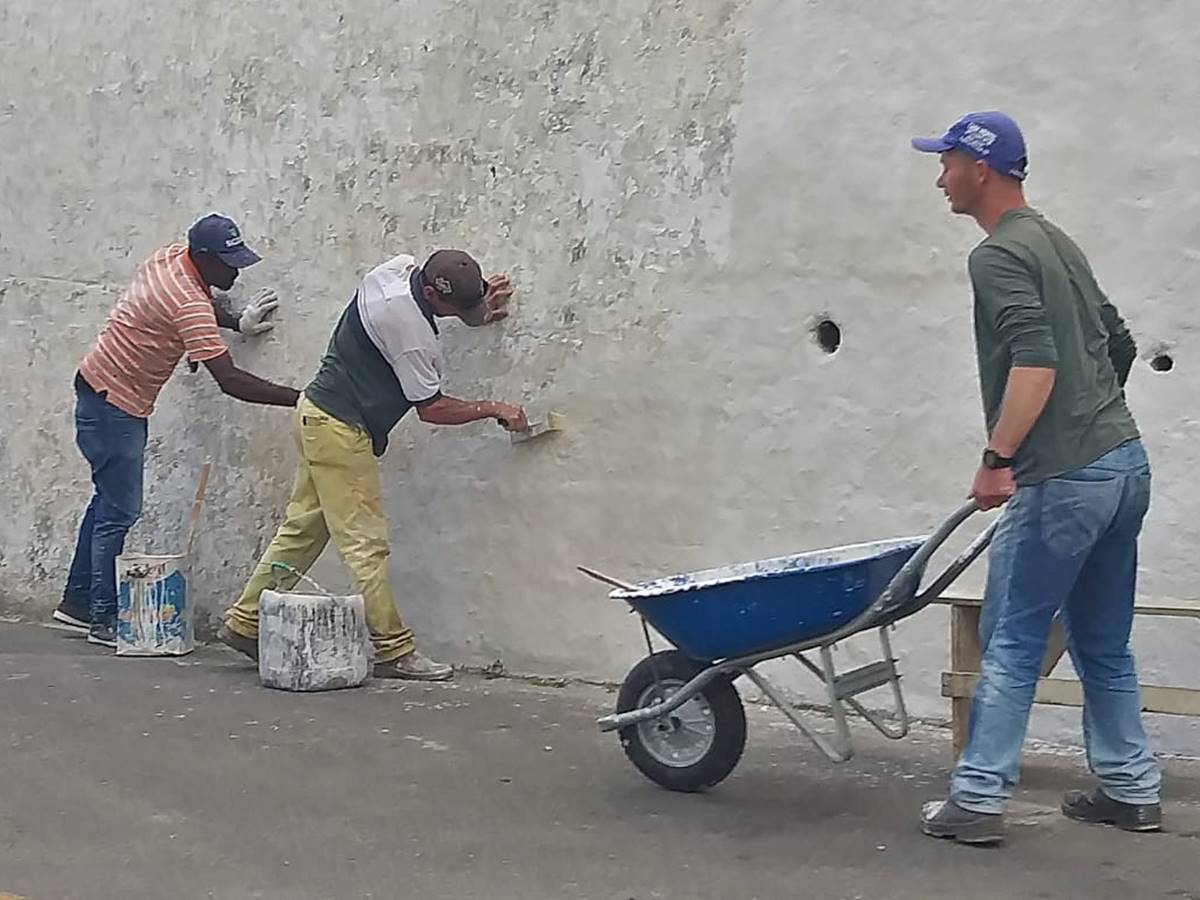 Muro-de-unidade-de-saude-e-pintado-em-Marechal-Floriano