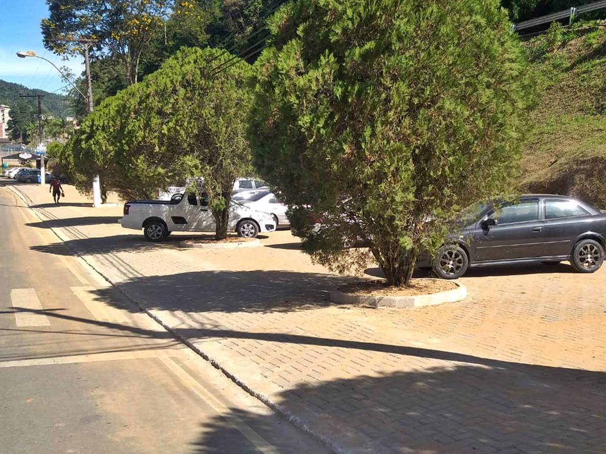 Novo-estacionamento-feito-pela-Prefeitura-de-Marechal-Floriano-esta-concluido-1 Novo-estacionamento-feito-pela-Prefeitura-de-Marechal-Floriano-esta-concluido-1