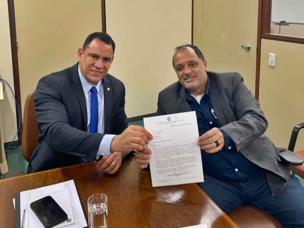 Vice-prefeito-de-Marechal-Floriano-vai-a-Brasilia-em-busca-de-investimentos-e-recursos