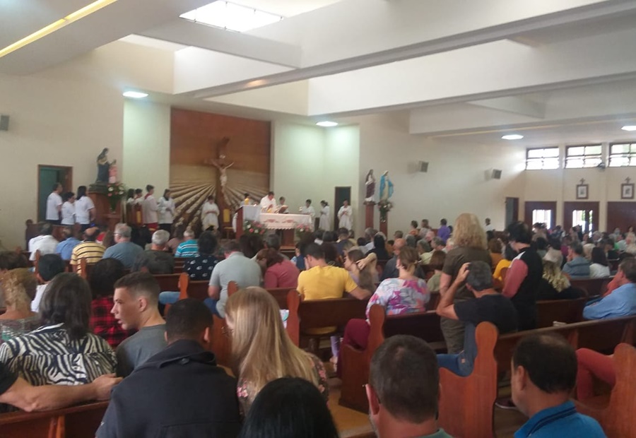 missa-dos-dia-das-maes