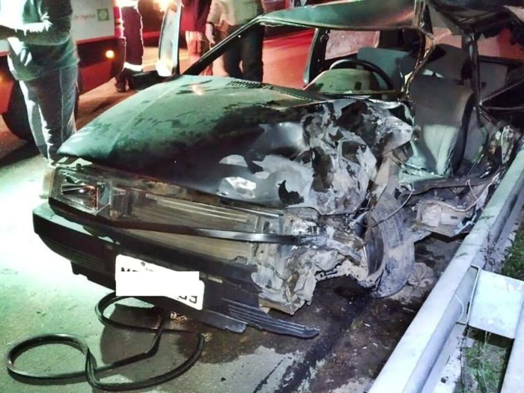 Acidente-deixa-motorista-ferido-na-BR-262-em-Venda-Nova-do-Imigrante-1