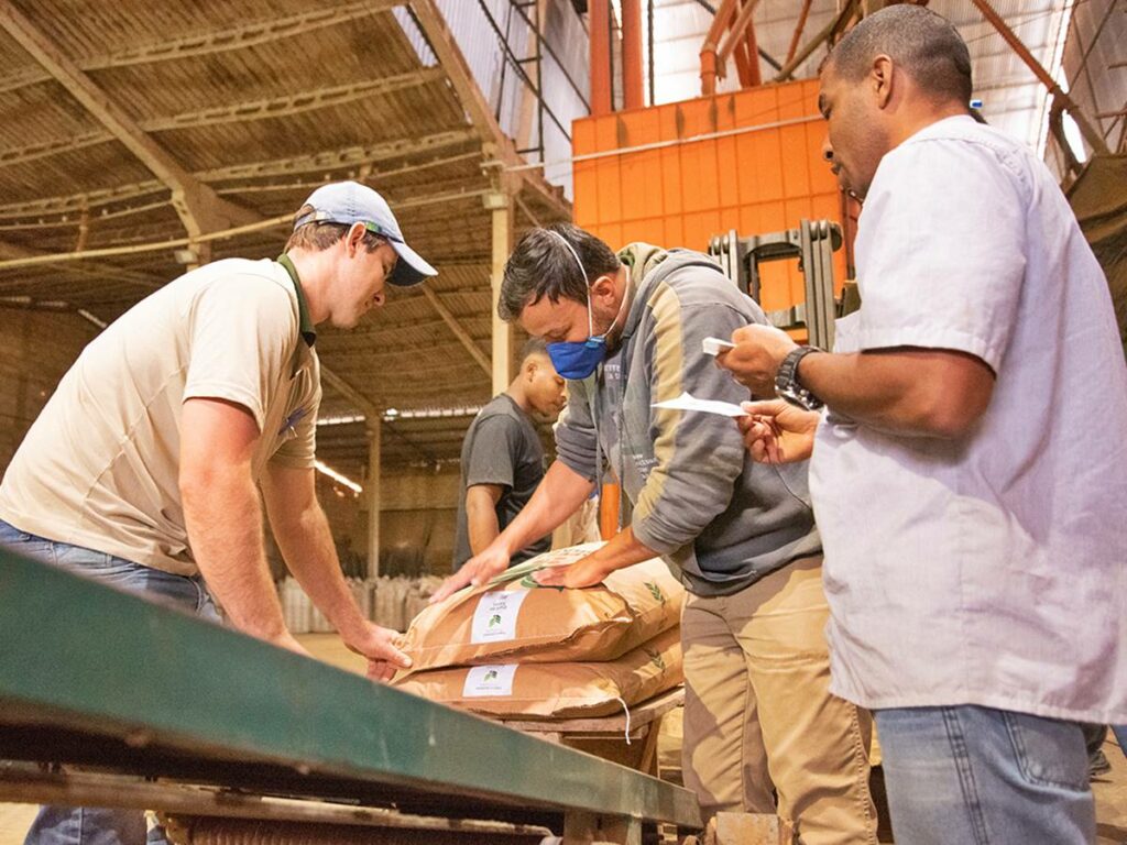 Conilon-com-selo-de-origem-capixaba-e-exportado-pela-1a-vez