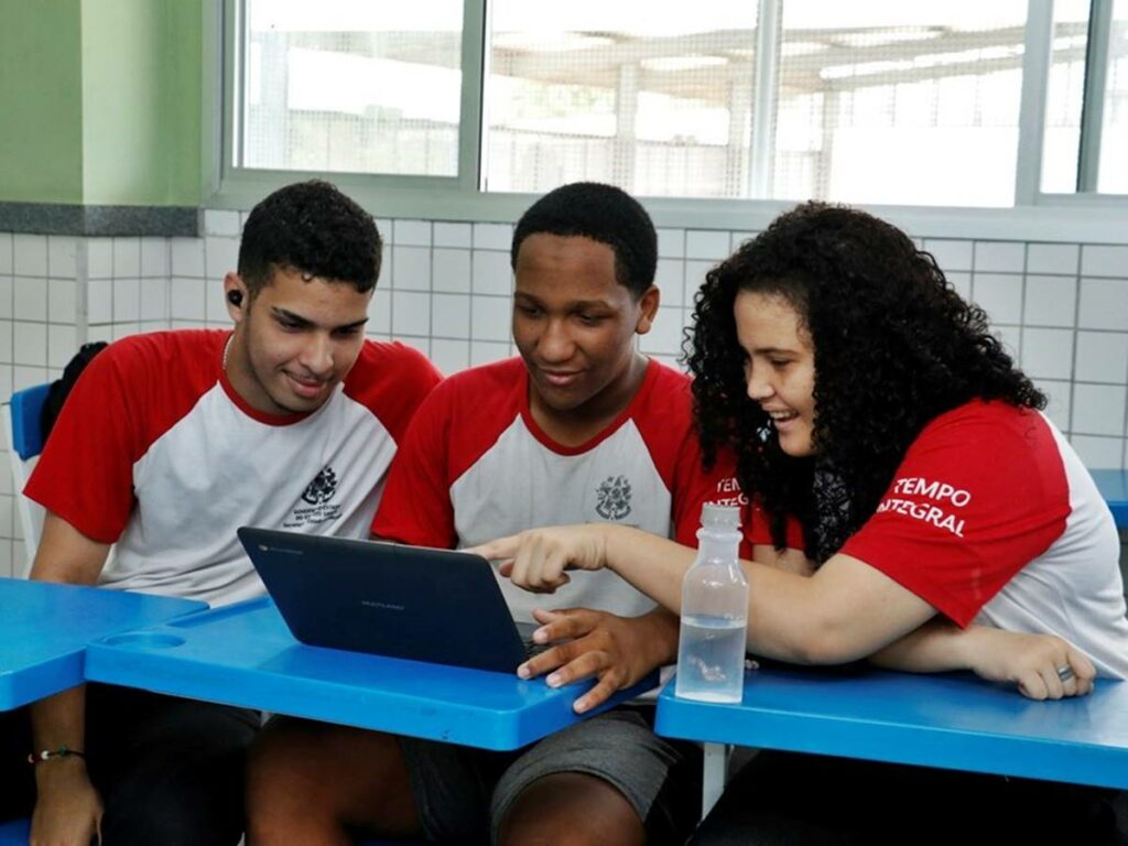 Governo-do-Espirito-Santo-ganha-destaque-em-investimentos-na-Educacao-durante-pandemia