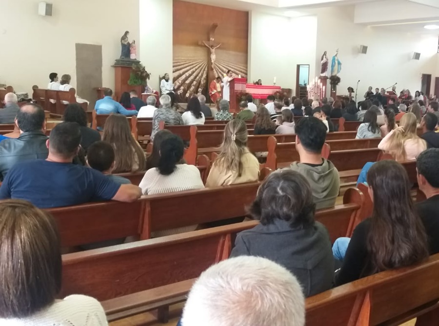 Padre-pede-apoio-dos-catolicos-para-a-confeccao-dos-tapetes-de-Corpus-Christi-em-Marechal-Floriano Padre-pede-apoio-dos-catolicos-para-a-confeccao-dos-tapetes-de-Corpus-Christi-em-Marechal-Floriano