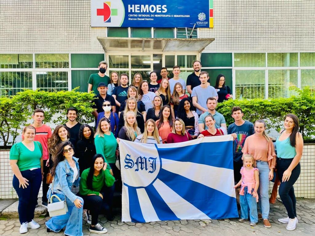 Pomerano-leva-mais-de-60-amigos-para-doar-sangue-em-comemoracao-a-seu-aniversario-1