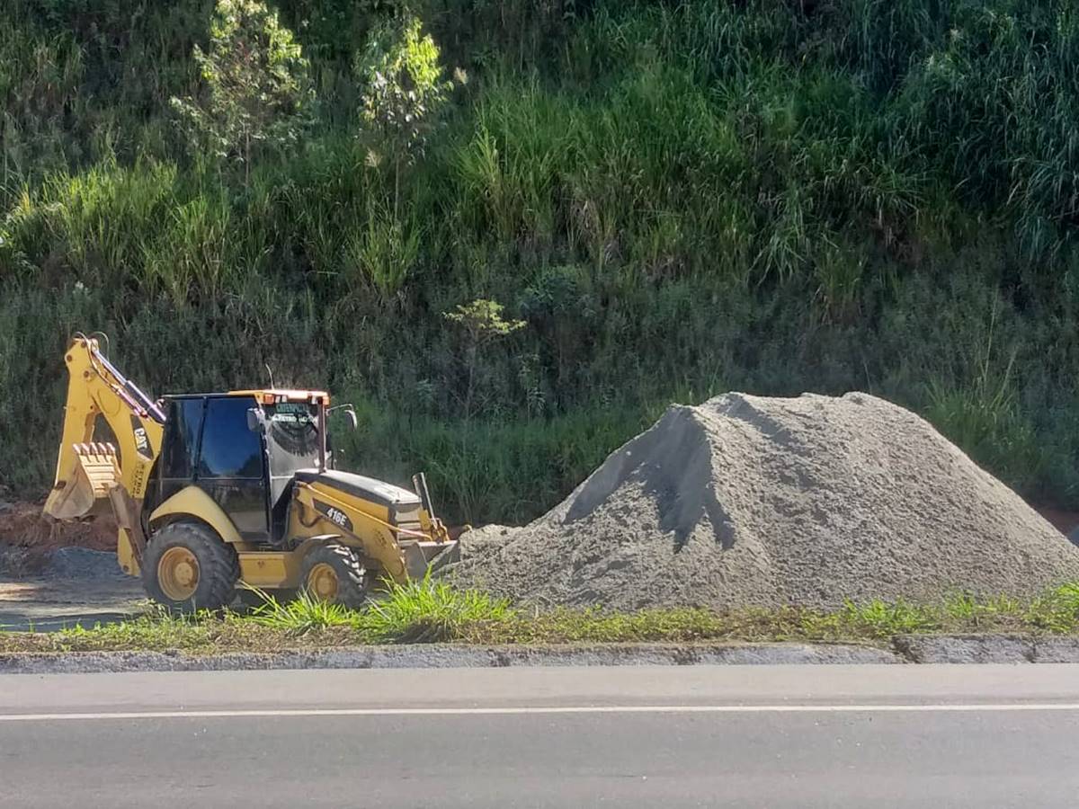 Trabalhos-continuam-acelerados-para-pavimentar-estrada-de-Soido-de-Baixo