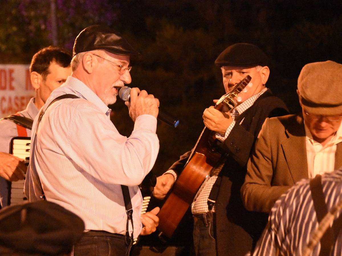 Baixe-aqui-as-musicas-tradicionais-da-Serenata-Italiana-de-Venda-Nova-do-Imigrante Baixe-aqui-as-musicas-tradicionais-da-Serenata-Italiana-de-Venda-Nova-do-Imigrante
