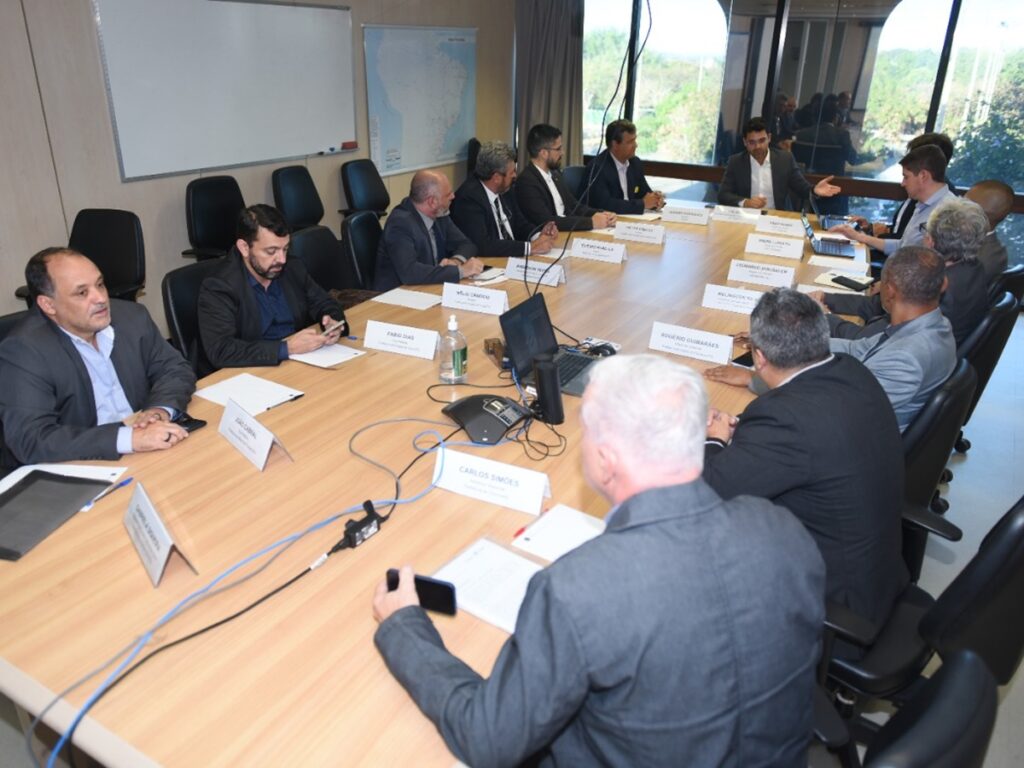 Prefeitos-vao-a-Brasilia-em-busca-de-solucao-para-linha-ferrea-que-corta-oito-municipios-capixabas-1