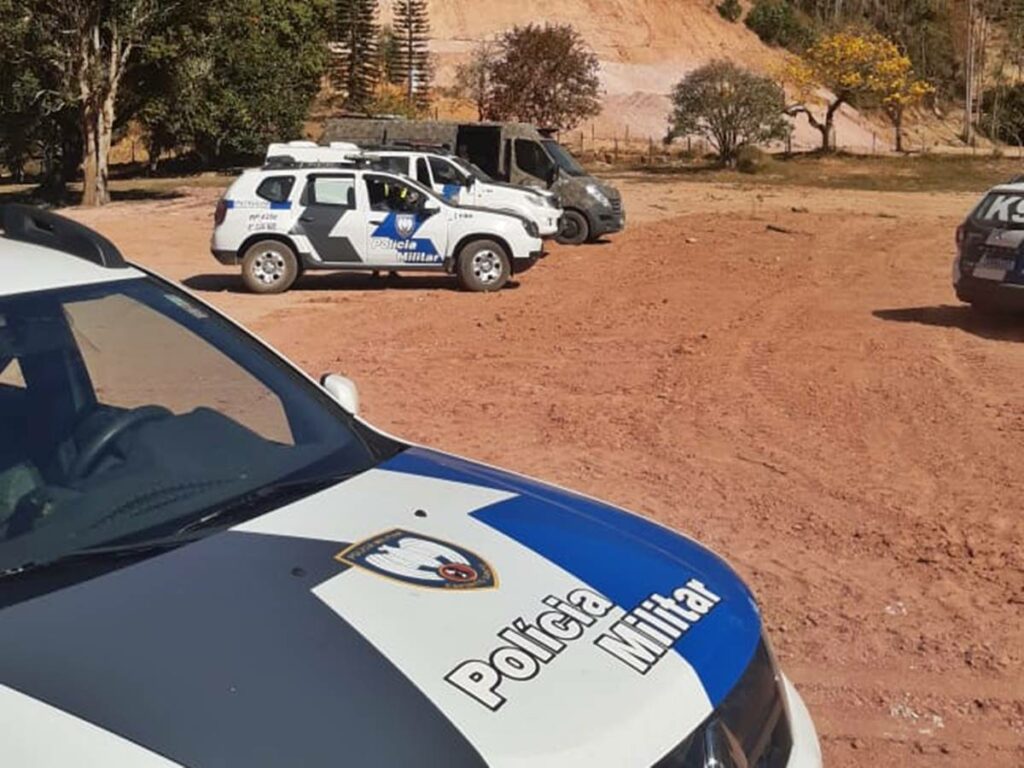 Bandidos-que-estao-foragidos-em-Domingos-Martins-furtam-moto-e-policia-continua-a-cacada