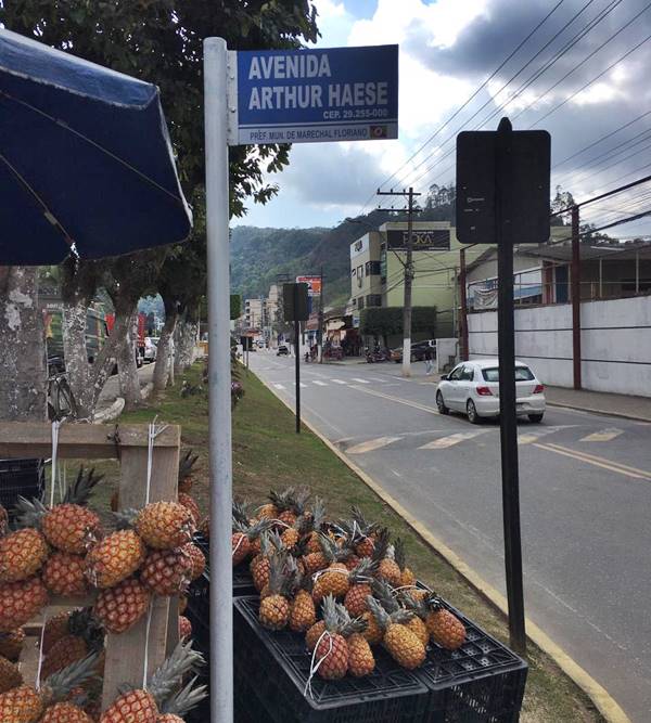 Ruas de Marechal Floriano ganham novas placas com identificações 10 Montanhas Capixabas
