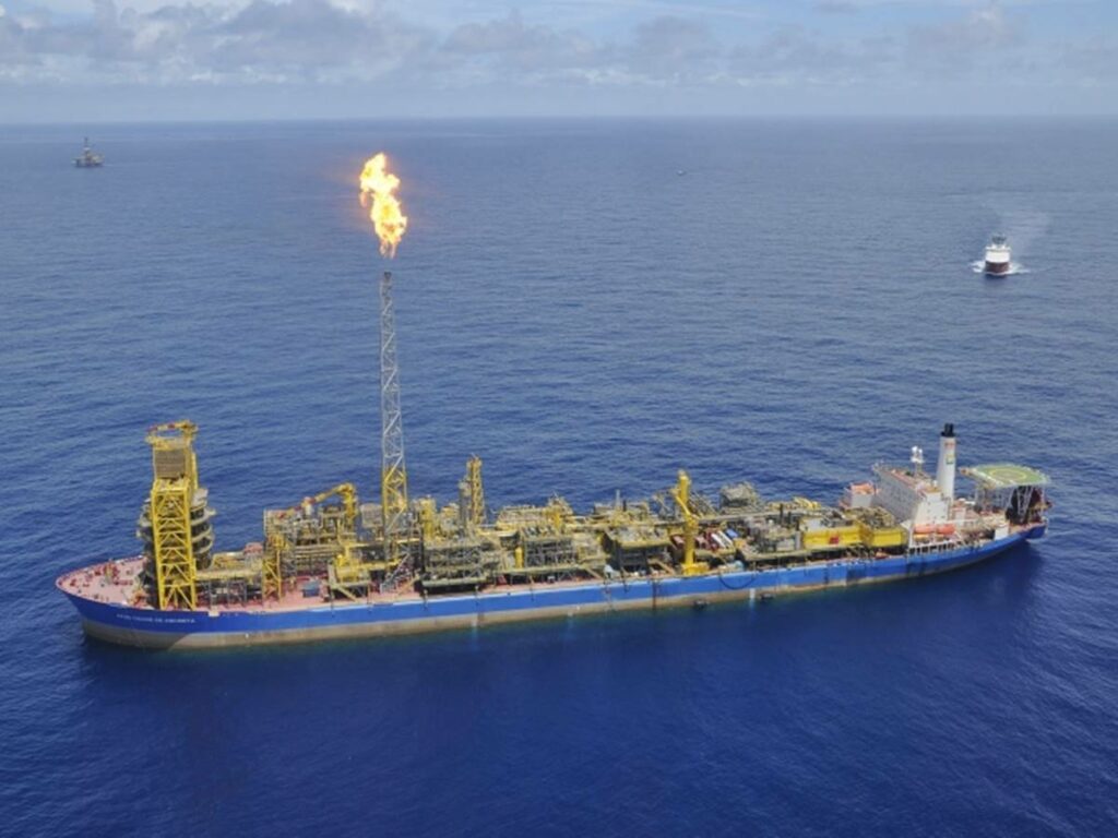 Setores-de-petroleo-e-minerio-puxam-queda-da-producao-industrial-capixaba