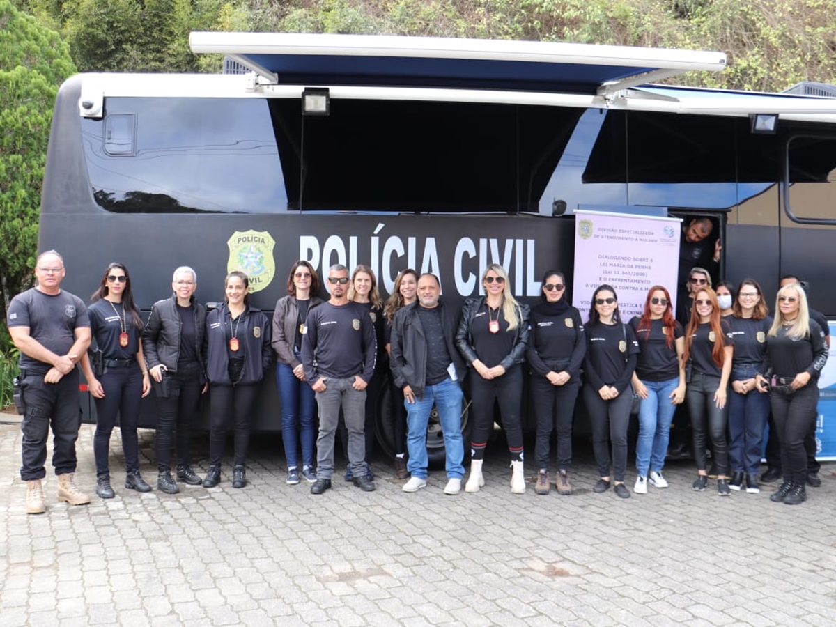 A-Policia-Civil-realiza-acao-preventiva-de-orientacao-no-enfrentamento-a-violencia-contra-mulher-em-Marechal-Floriano A-Policia-Civil-realiza-acao-preventiva-de-orientacao-no-enfrentamento-a-violencia-contra-mulher-em-Marechal-Floriano