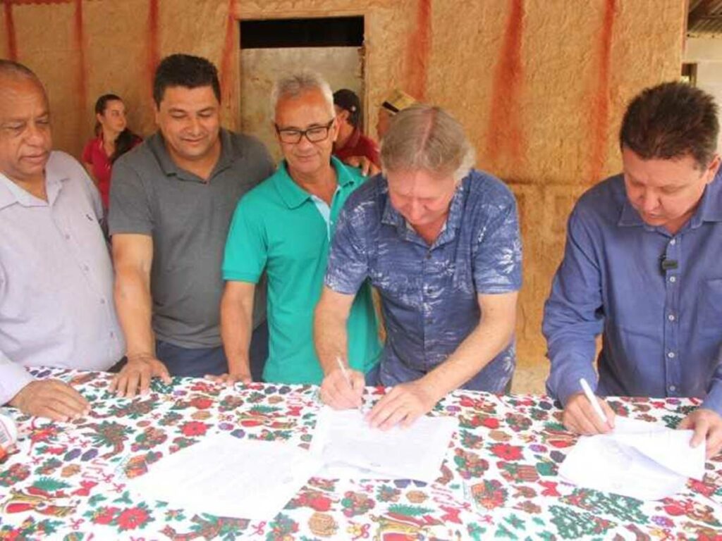 Domingos-Martins-e-Cariacica-firmam-acordo-para-pavimentacao