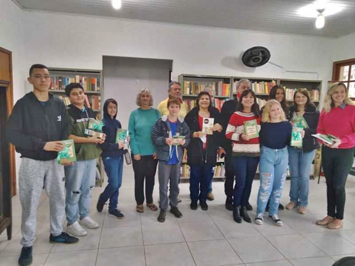 Encontro-de-Clubes-de-Leitura-reune-geracoes-para-troca-de-experiencias Encontro-de-Clubes-de-Leitura-reune-geracoes-para-troca-de-experiencias