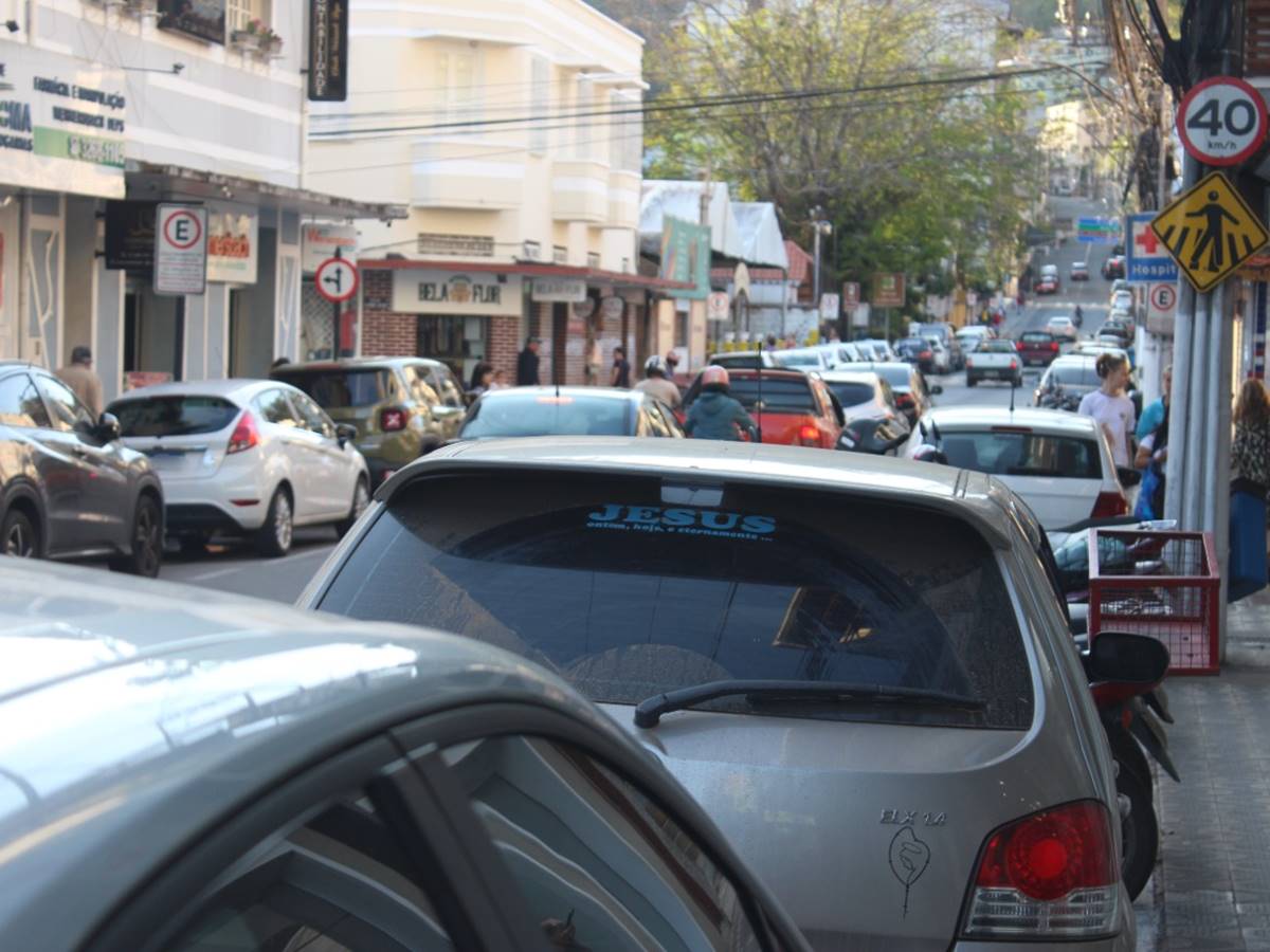 Falta-de-estacionamento-em-Domingos-Martins Falta-de-estacionamento-em-Domingos-Martins