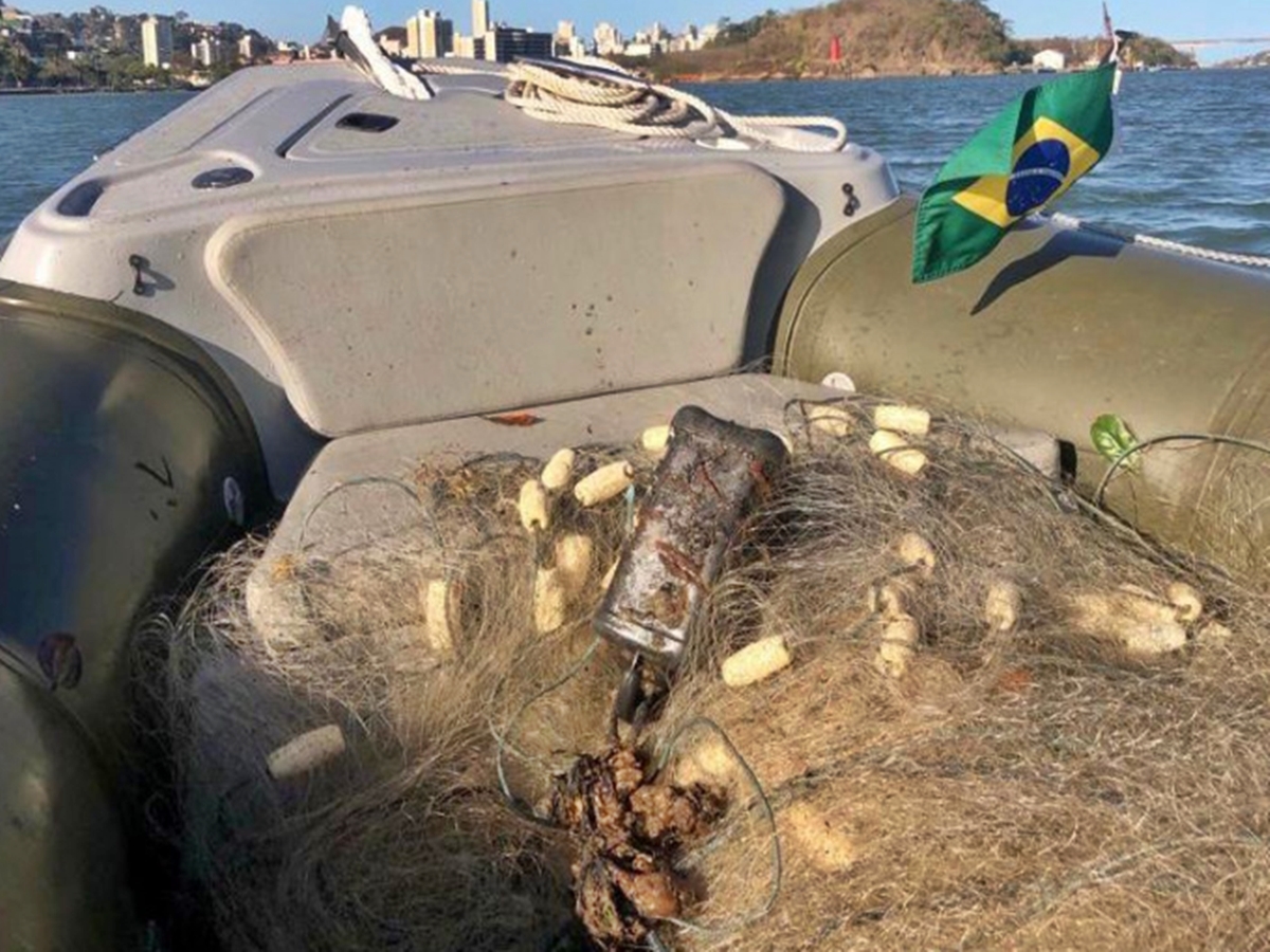 Fiscalizacao-Ambiental-de-Vitoria-apreende-rede-de-pesca-com-300-metros Fiscalizacao-Ambiental-de-Vitoria-apreende-rede-de-pesca-com-300-metros